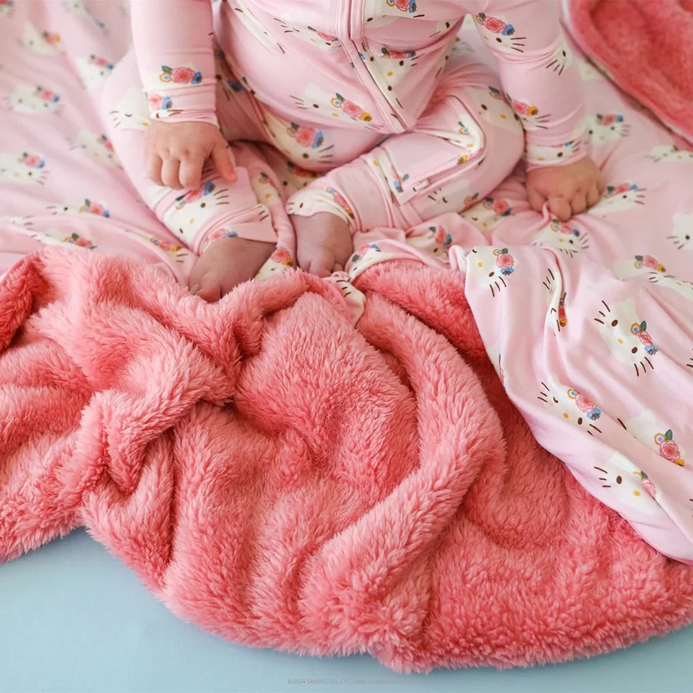 POSH PEANUT X PASTEL PINK SANRIO HELLO KITTY® LUXE PLUSH PATOO® - Picture 3 of 6